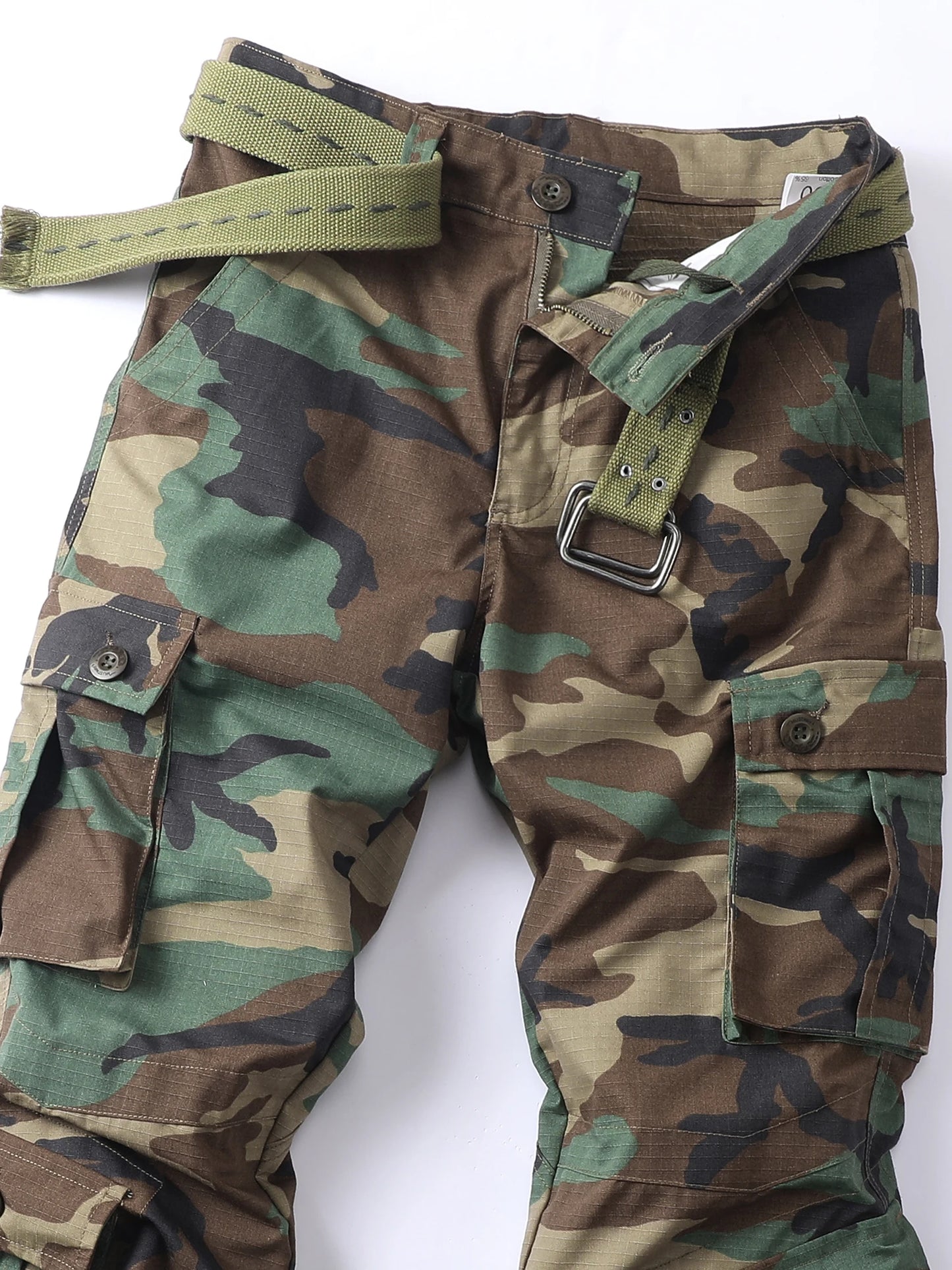 Loose Straight Leg Camo Cargo Pants For Men.