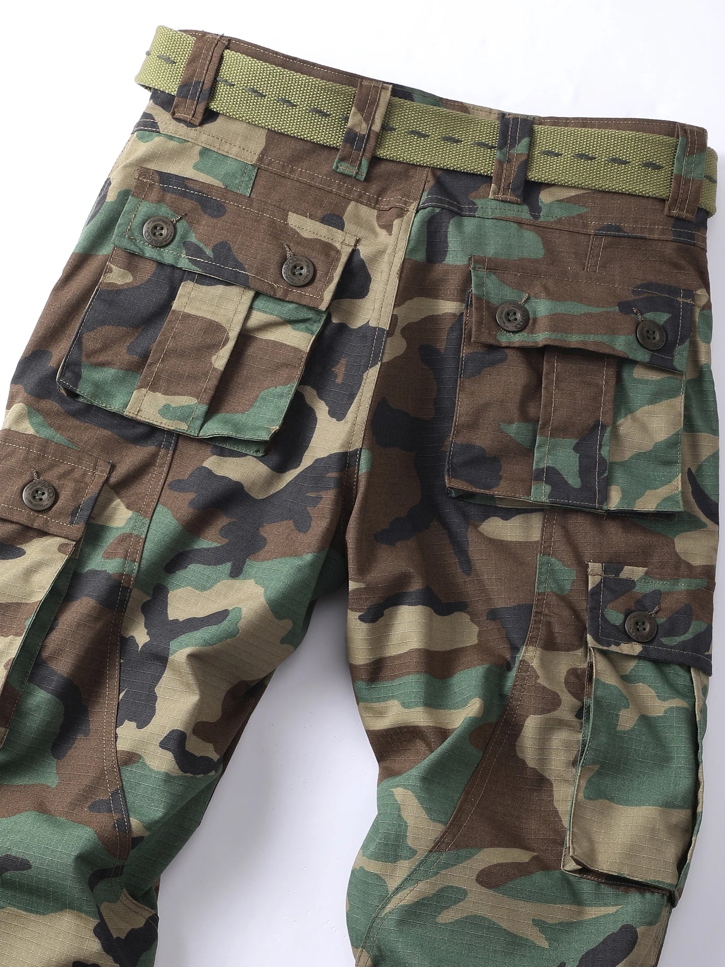 Loose Straight Leg Camo Cargo Pants For Men.