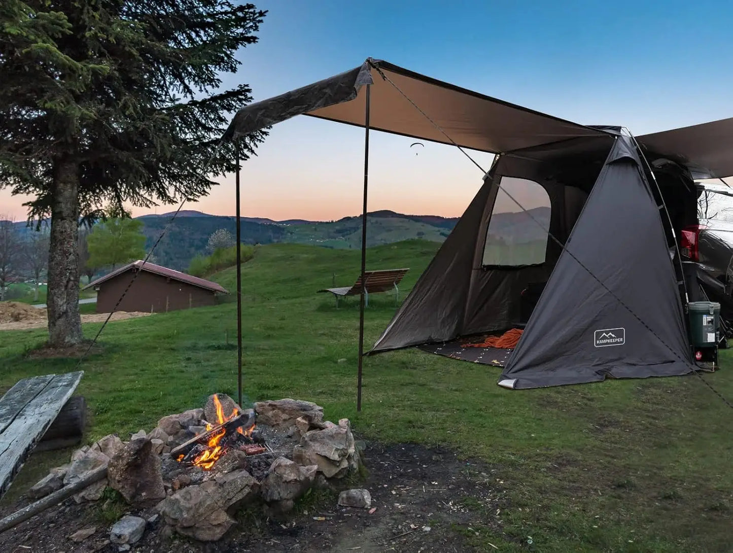 Tailgate Shade Camping Awning For SUV Traveling.